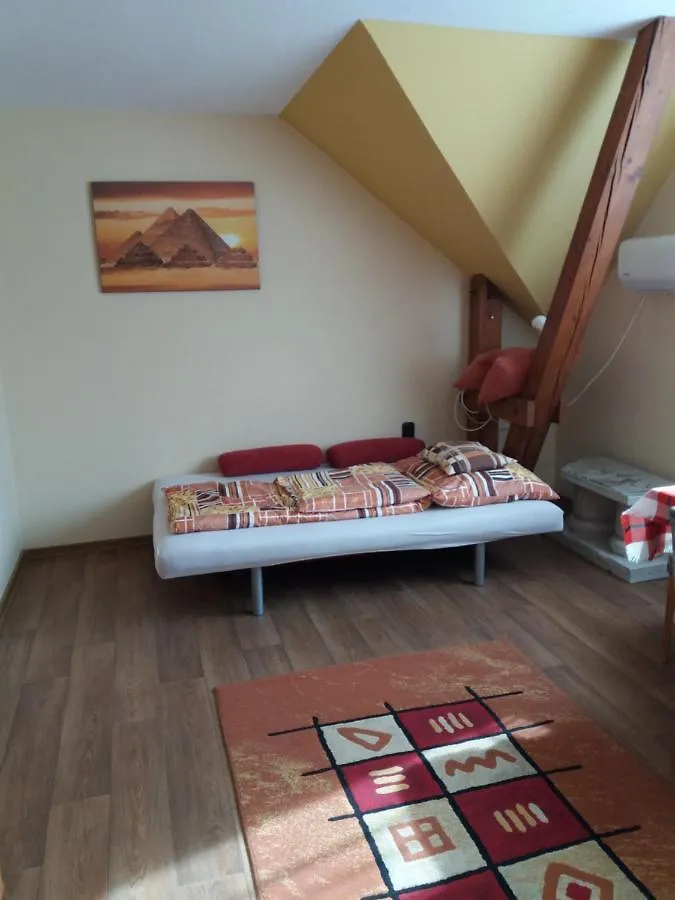 Bora Vendeghaz Apartment Eger