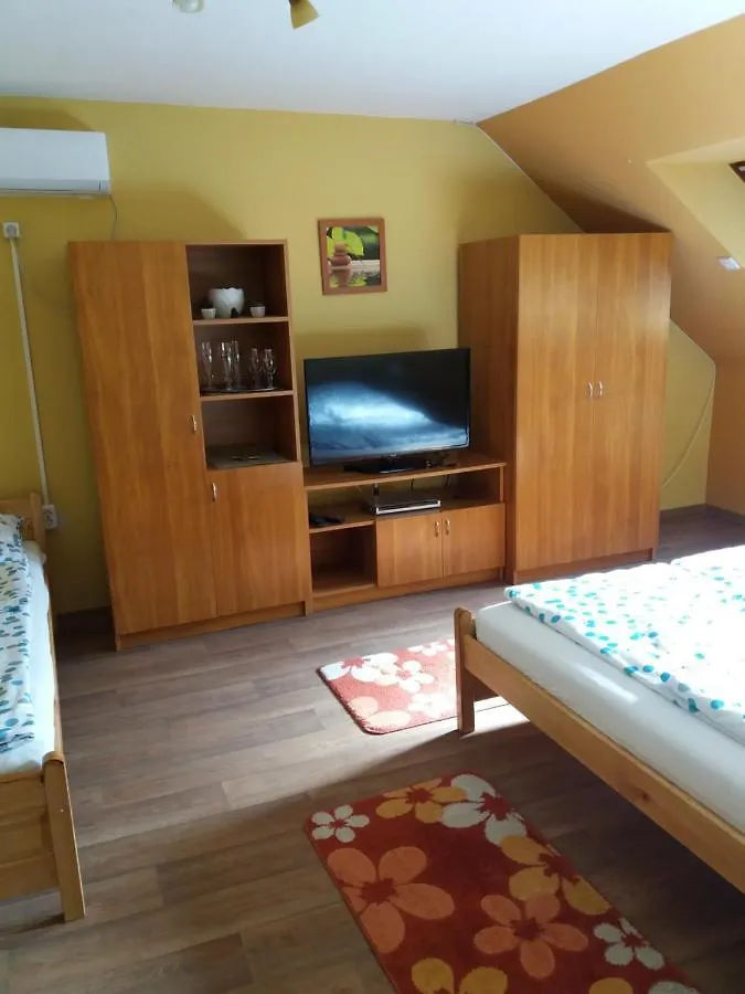 Bora Vendeghaz Apartment Eger Hungary